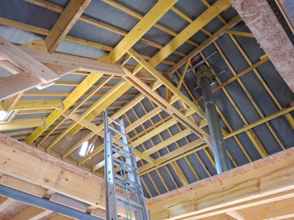 Rénovation complète et extension d’une maison à Saint-Michel-de-Chavaignes avec CAP Éco Logis.